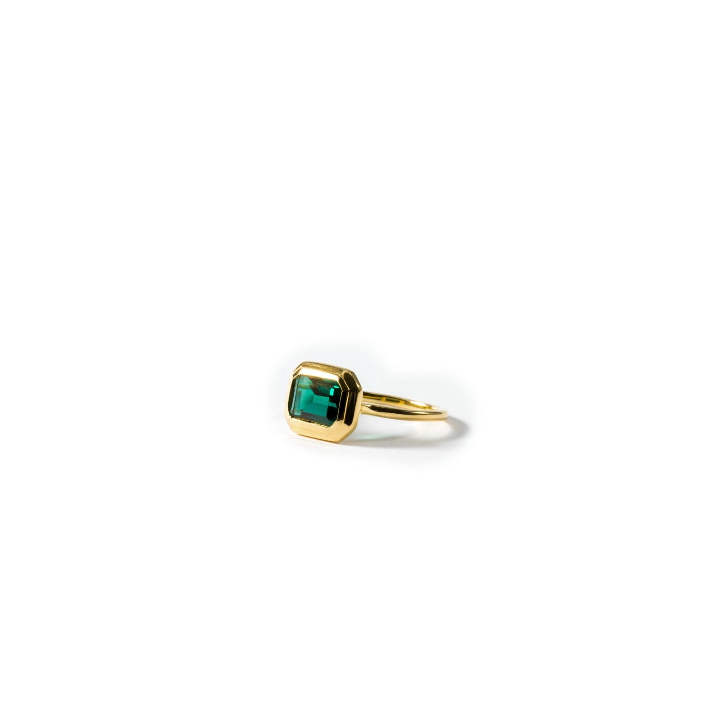 Emerald Muse Ring – 18K Gold Plated